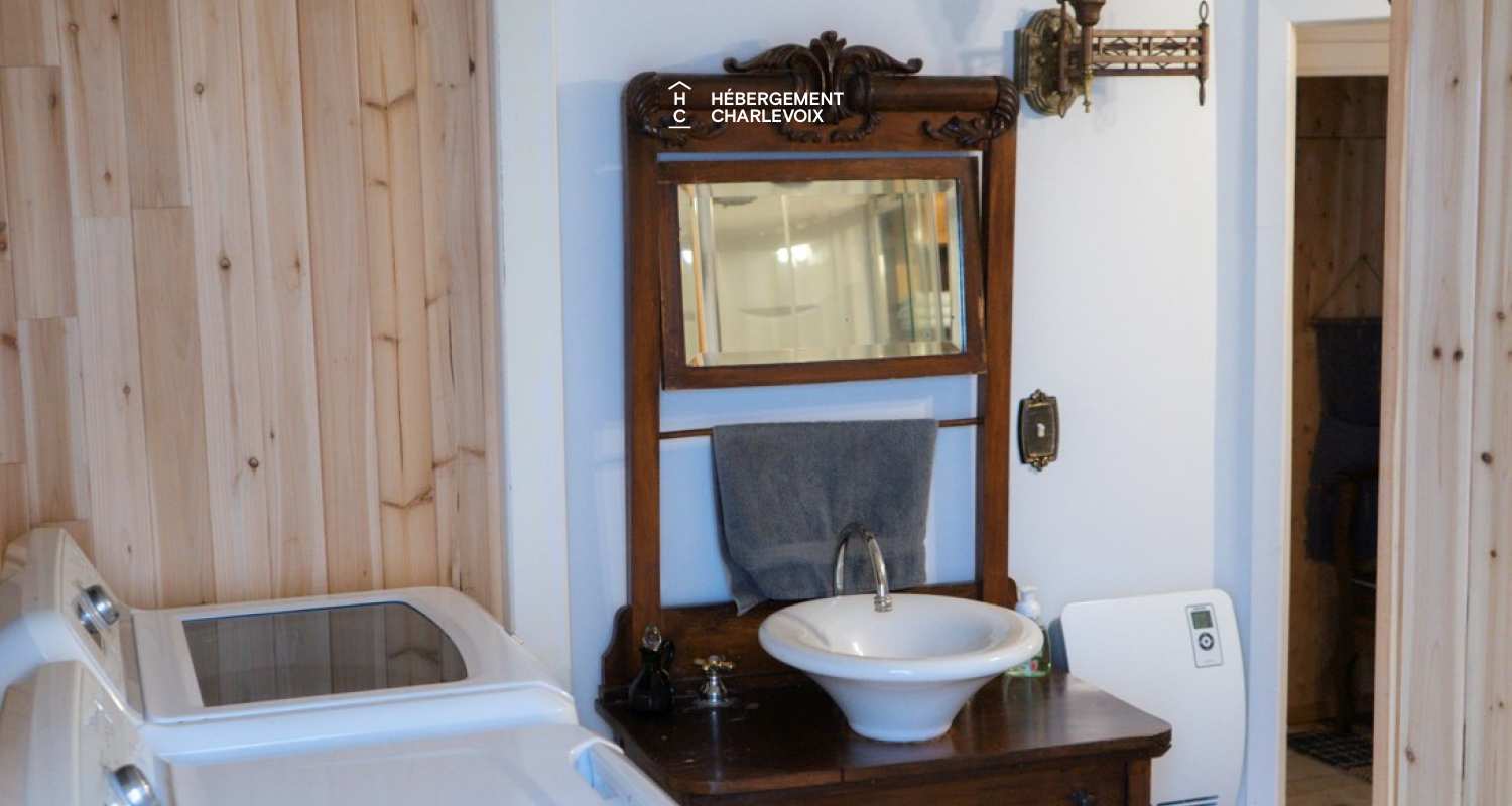 Le 142 - House with old-world charm in downtown Baie-Saint-Paul